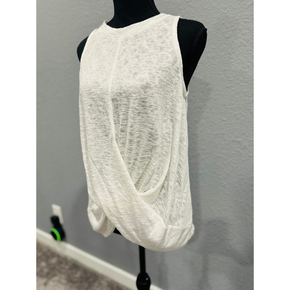 Cherish Women's Sleeveless Twist-Front Top NWOT, Sz M - Picture 2 of 10